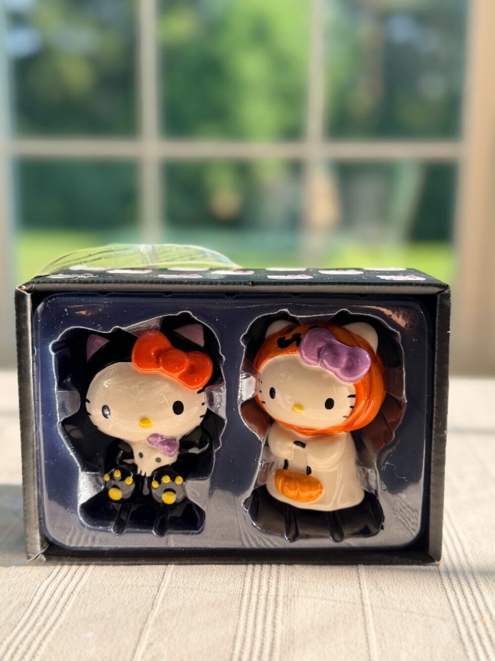 Hello Kitty Halloween Salt & Pepper Shaker Set Sanrio 2025 🎃🐈‍⬛